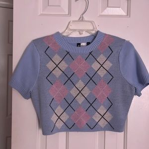 Cropped blue sweater